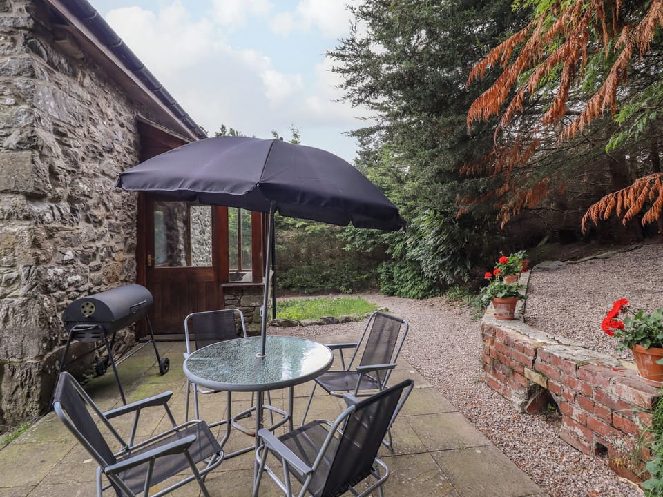 Cottage | Outdoor dining