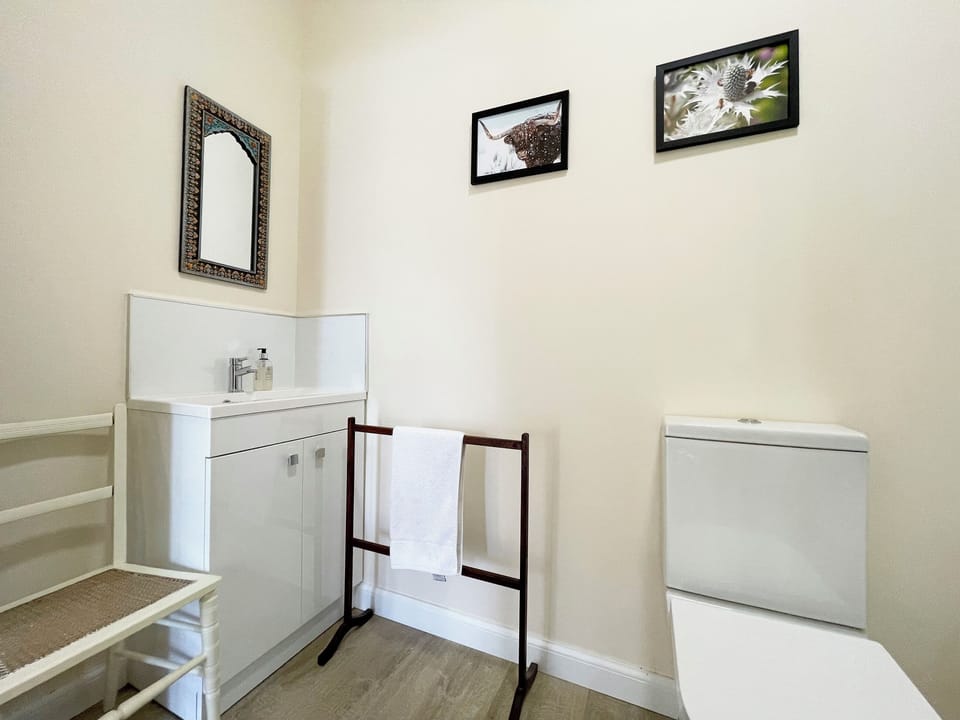 Shower room | Farr Out, Farr