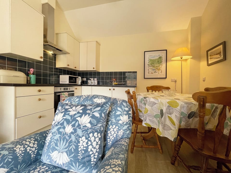 Kitchen | Farr Out, Farr