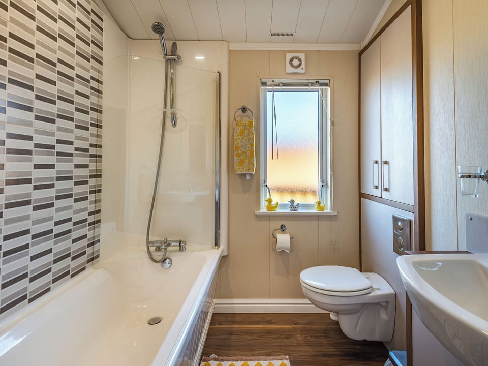 Bathroom | Buff Lake - The Laurels, Addlethorpe, near Skegness