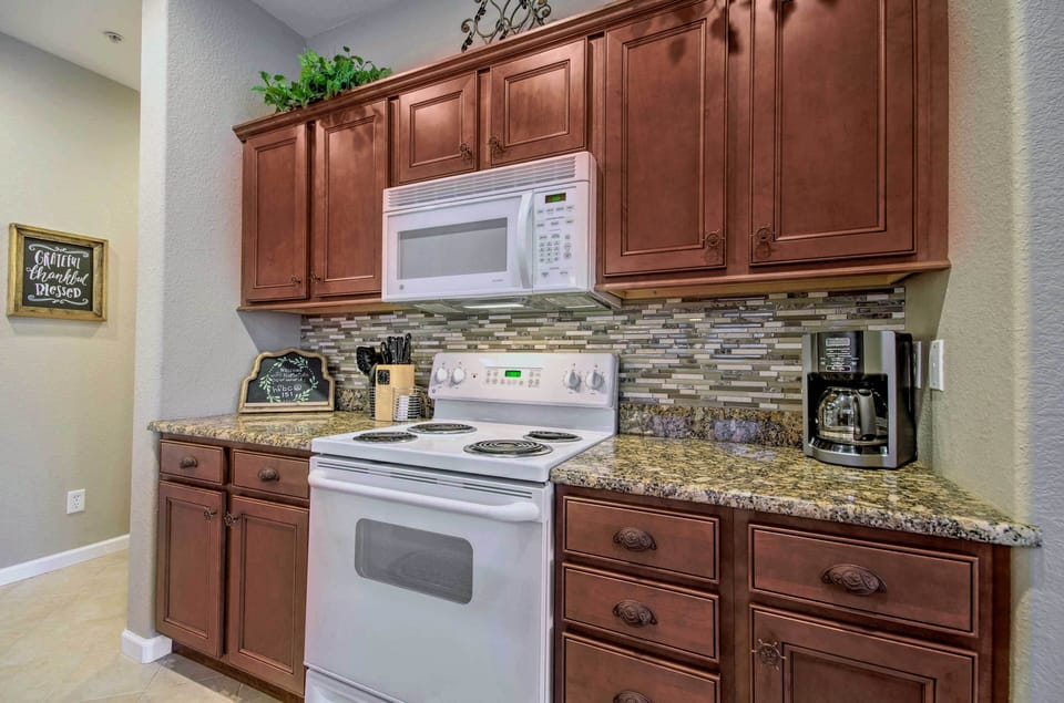 Kitchen | Fully Equipped