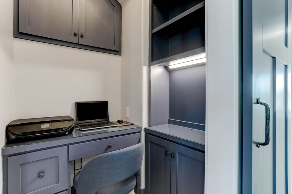 Office nook off living area perfect for doing a little work while on vacation