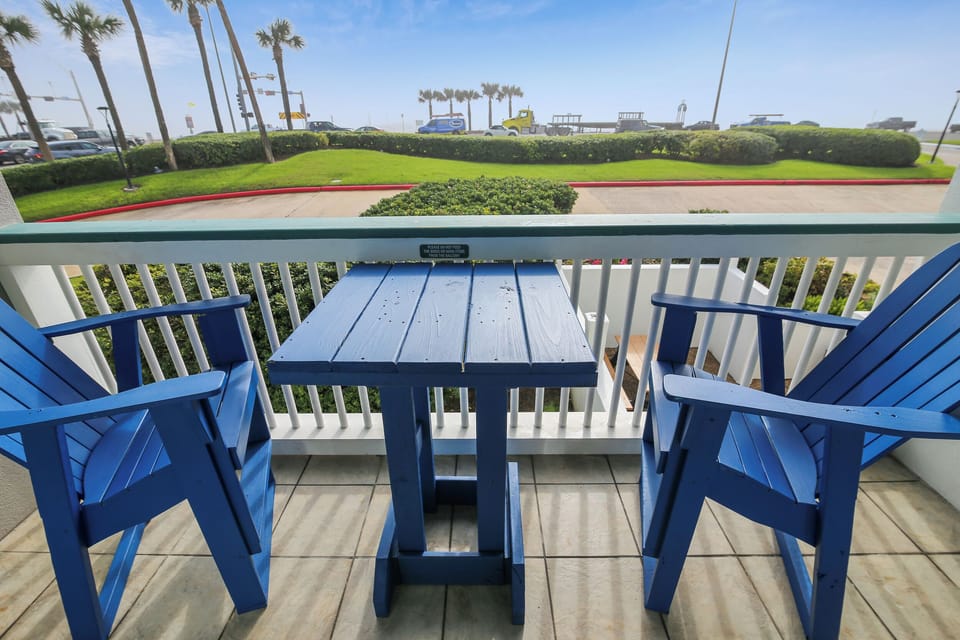 Condo (1 Bedroom) | Front of property