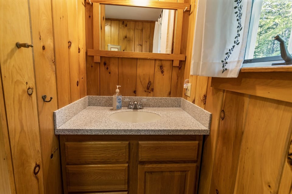 Soap, shampoo, conditioner, lotion, linens and towels are provided.