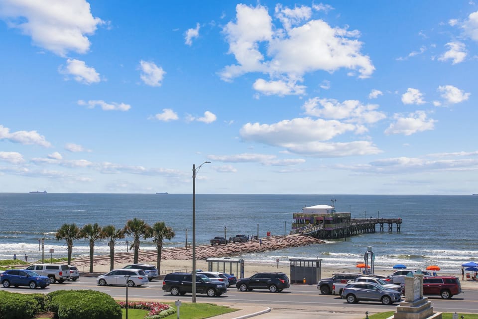 Condo (1 Bedroom) | Property amenity