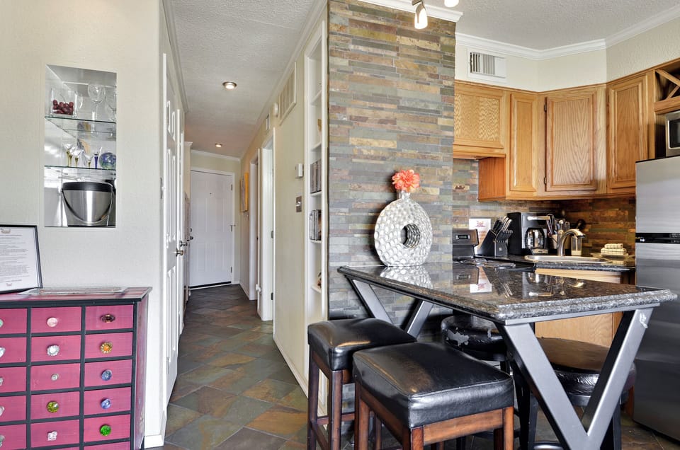 Condo (1 Bedroom) | Property amenity