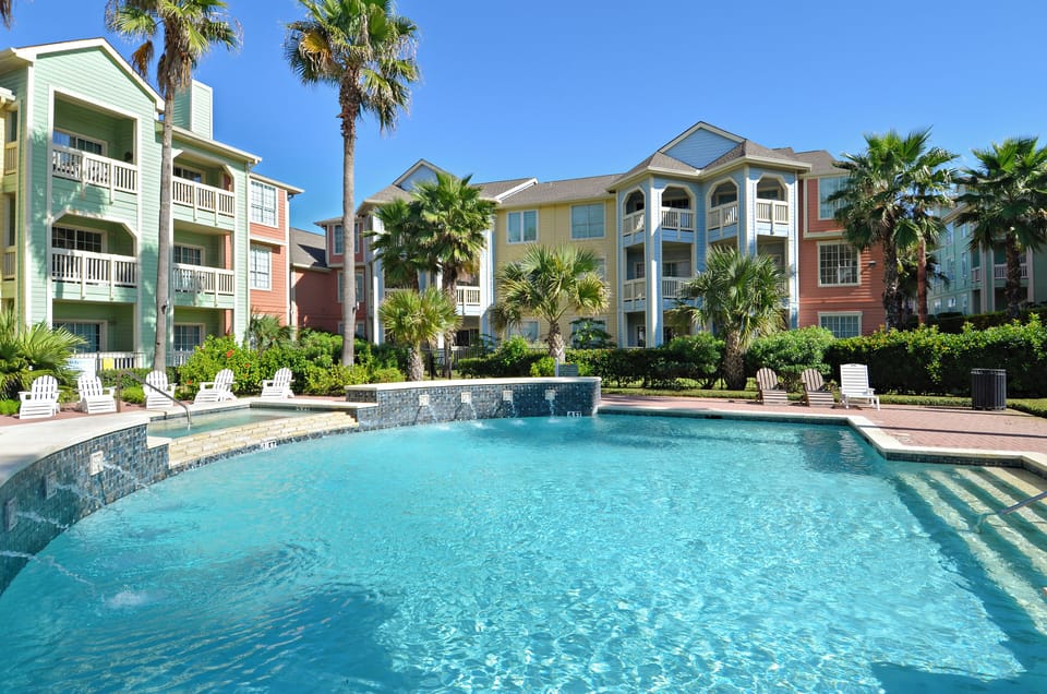 Condo (2 Bedrooms) | Property amenity