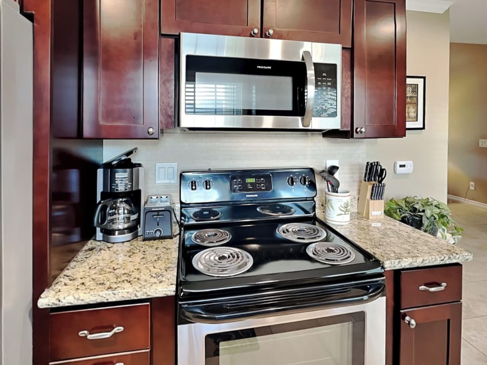 Condo (1 Bedroom) | Property amenity
