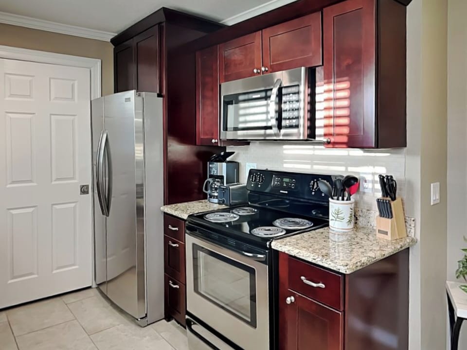 Condo (1 Bedroom) | Property amenity