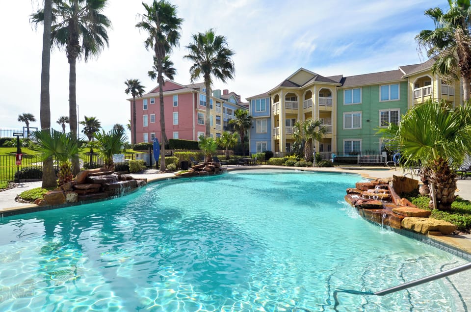 Condo (2 Bedrooms) | Property amenity