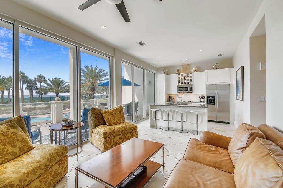 Condo (3 Bedrooms) | Living area | TV