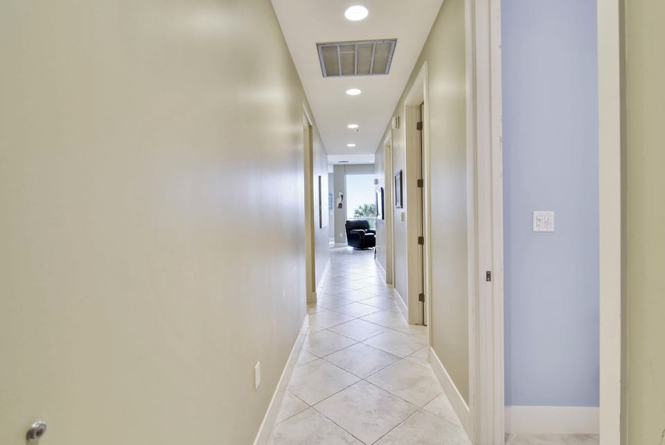 Condo (3 Bedrooms) | Property amenity