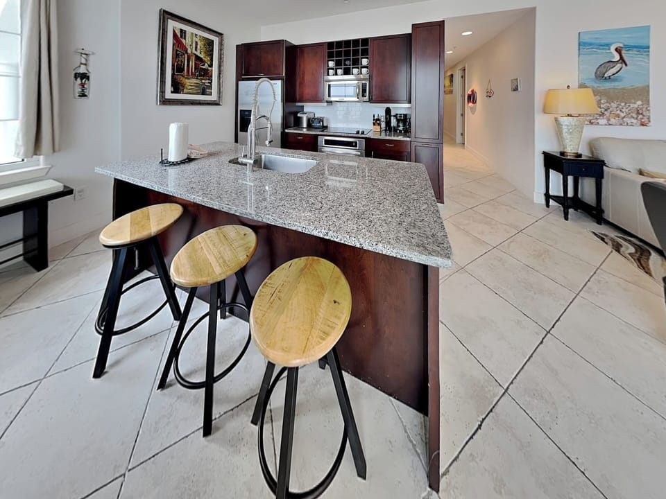 Condo (3 Bedrooms) | Property amenity