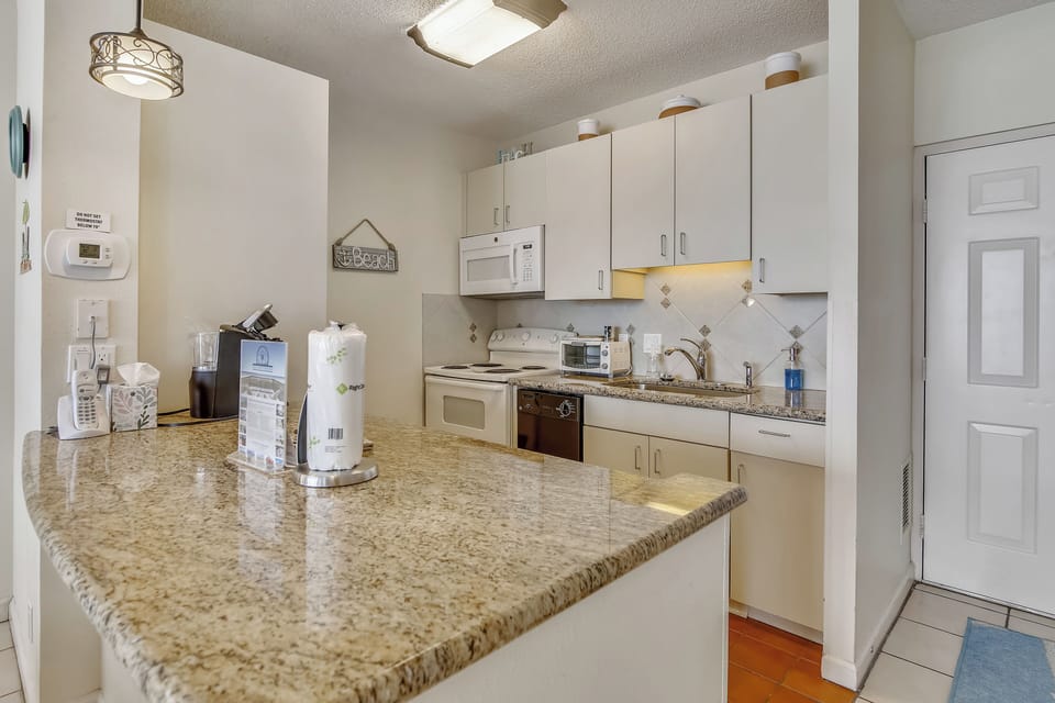Condo (2 Bedrooms) | Property amenity