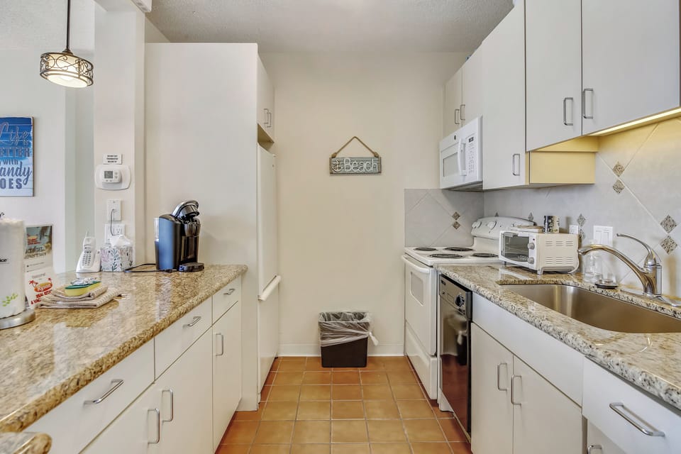 Condo (2 Bedrooms) | Property amenity
