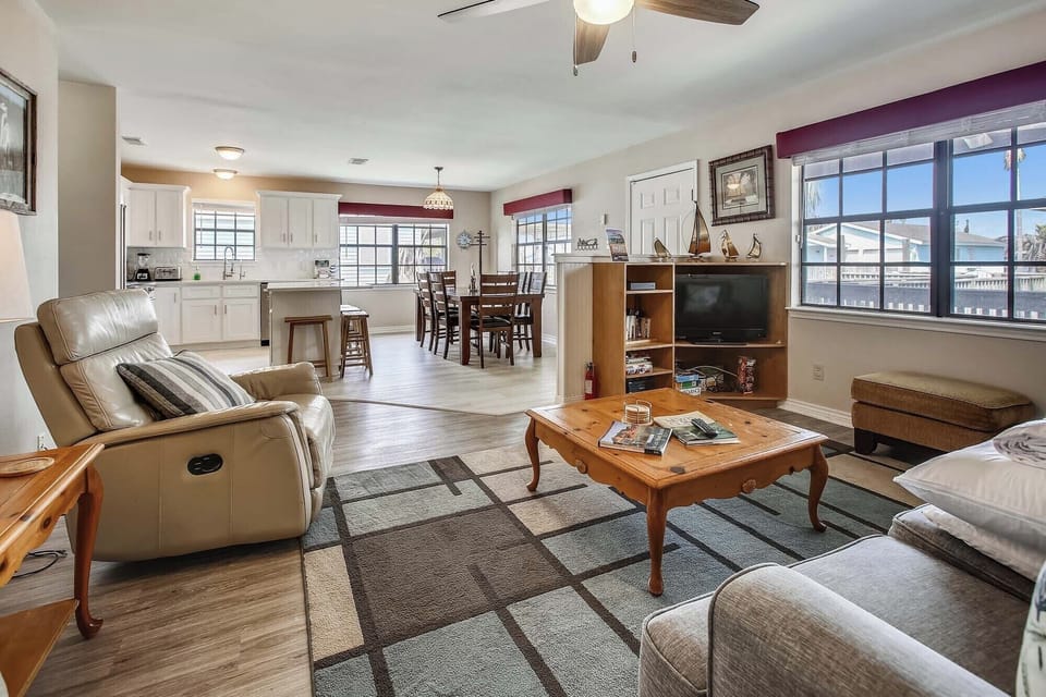 House (3 Bedrooms) | Property amenity