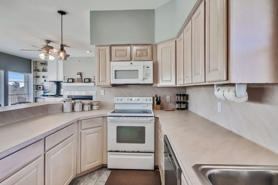 House (4 Bedrooms) | Property amenity