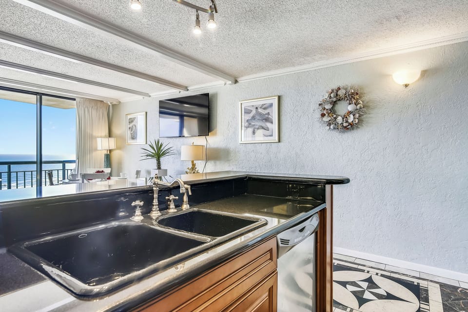 Condo (1 Bedroom) | Property amenity