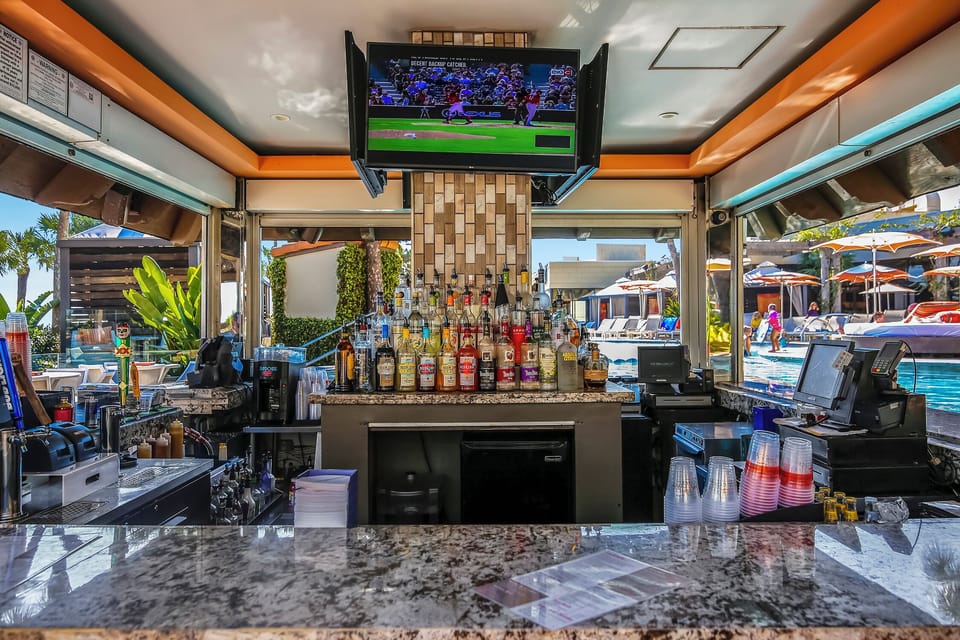 Condo (1 Bedroom) | Property amenity