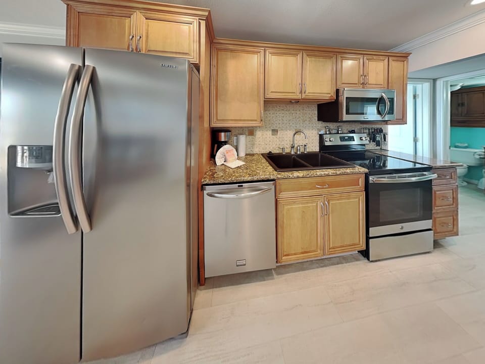Condo (2 Bedrooms) | Property amenity