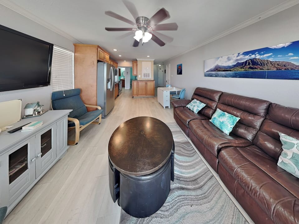 Condo (2 Bedrooms) | Property amenity