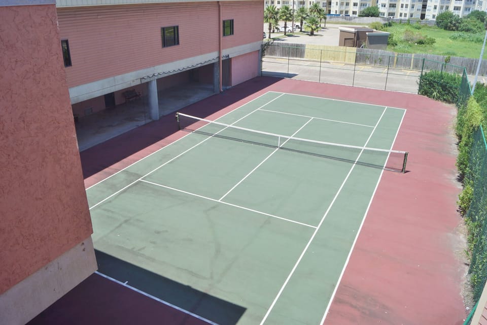 Condo (1 Bedroom) | Property amenity