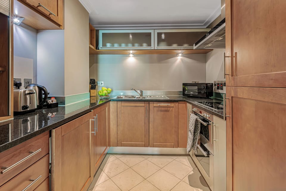 Executive Apartment, 2 Bedrooms, Non Smoking, Kitchenette | Private kitchen | Fridge, microwave, dishwasher, electric kettle