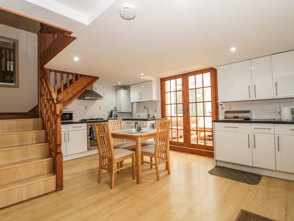 Cottage | Interior