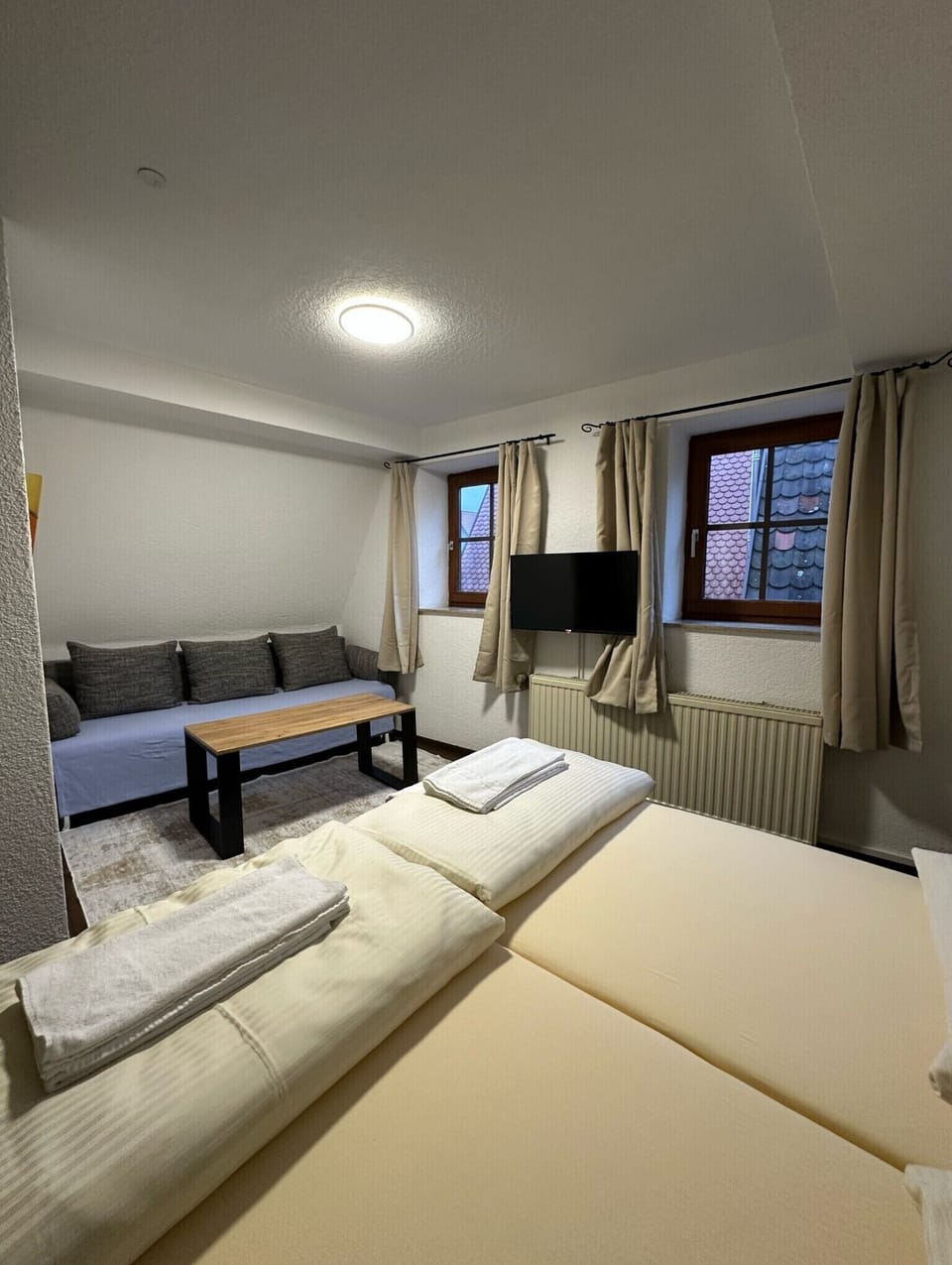Double Room | Free WiFi, bed sheets