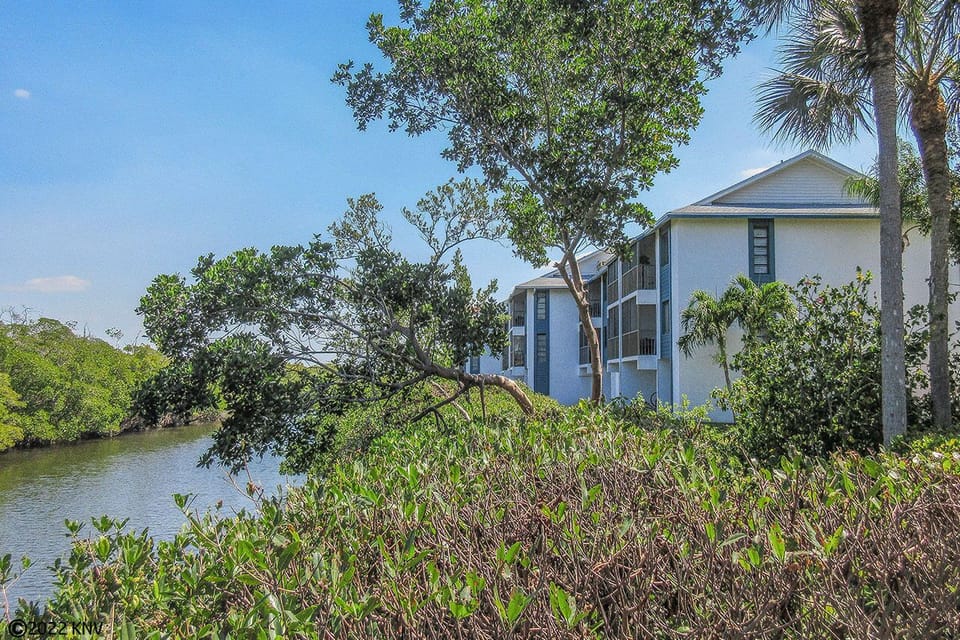 Admirals Bay is a waterfront property