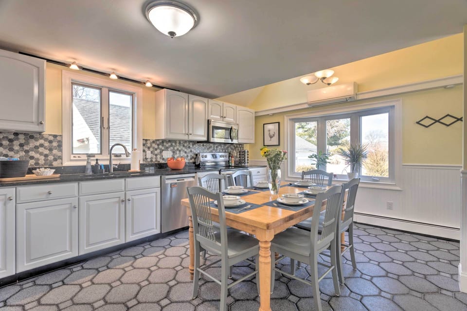 Kitchen | Dining Area