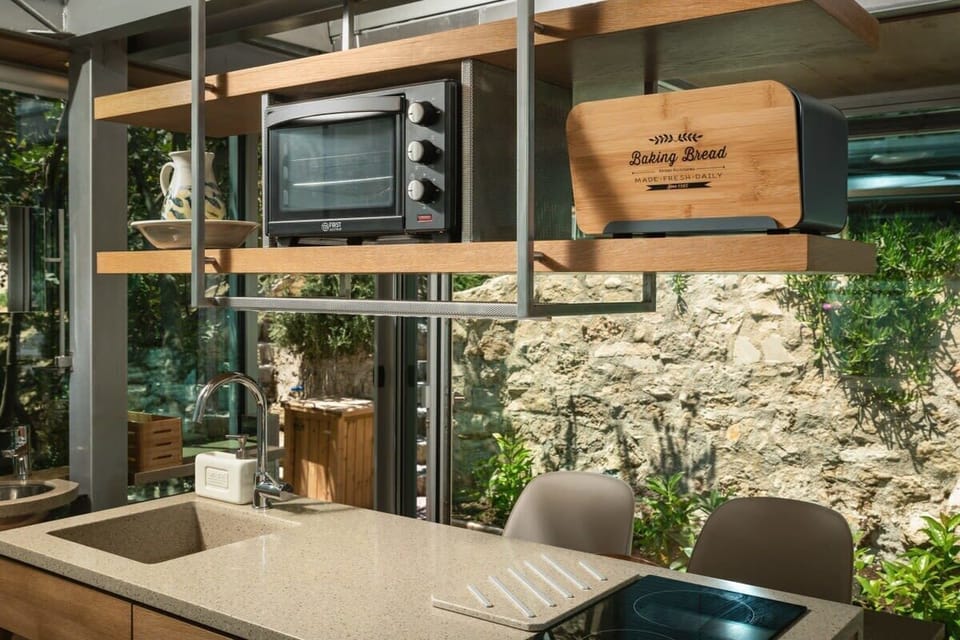 Fully equipped kitchen