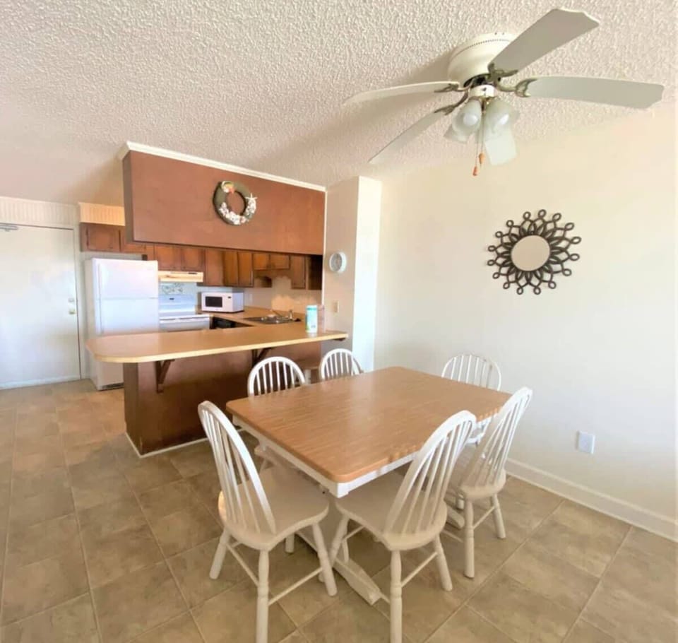  Kitchen & Dining Room 