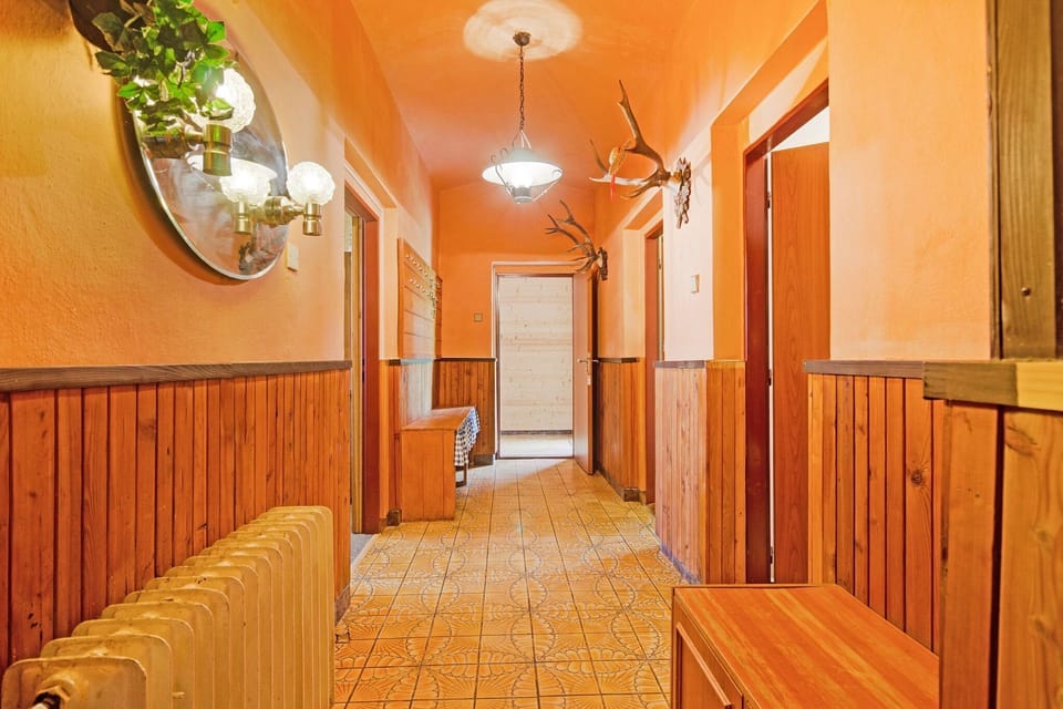 Entrance / Reception