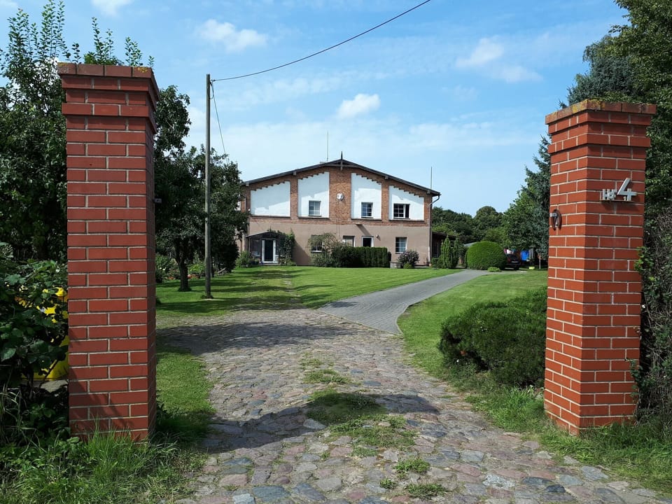 Entrance / Reception