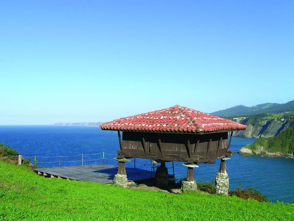 Region [summer] (>5 km)