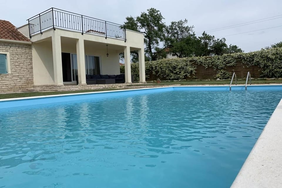 Holiday Home Swimming Pool