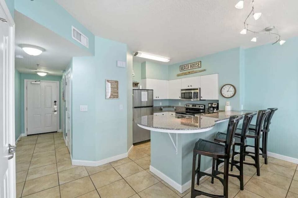 full kitchen