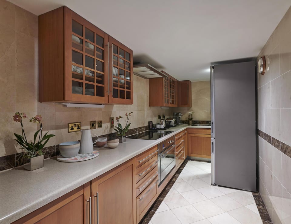 Presidential Suite - The Churchill Residence | Hypo-allergenic bedding, minibar, in-room safe, blackout drapes