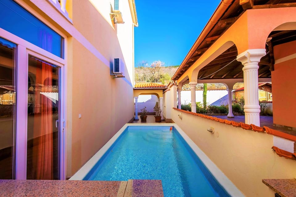 Holiday Home Swimming Pool