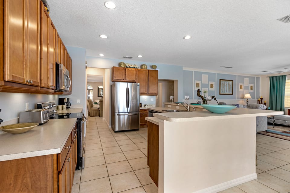House | Private kitchen | Full-size fridge, microwave, oven, stovetop