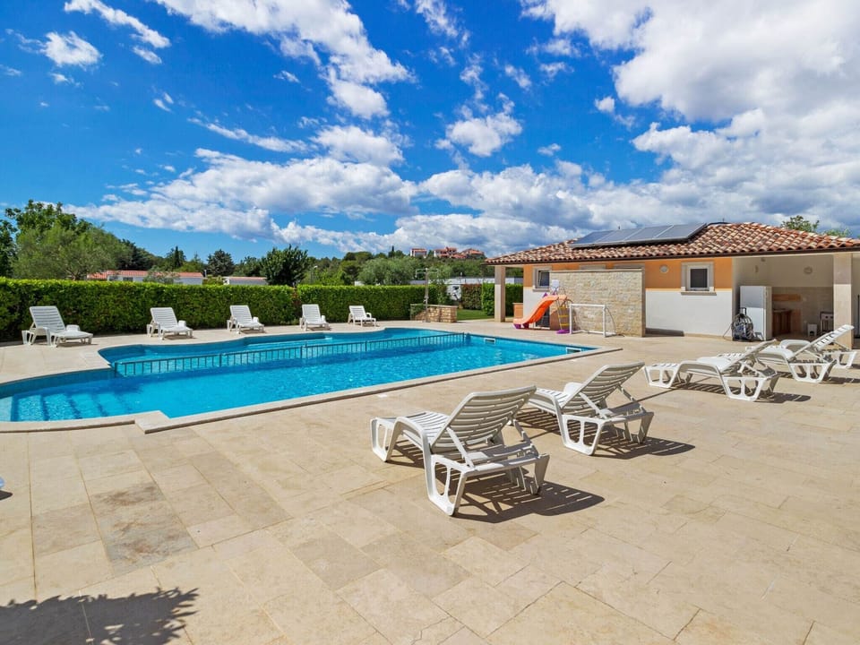 Holiday Home Swimming Pool