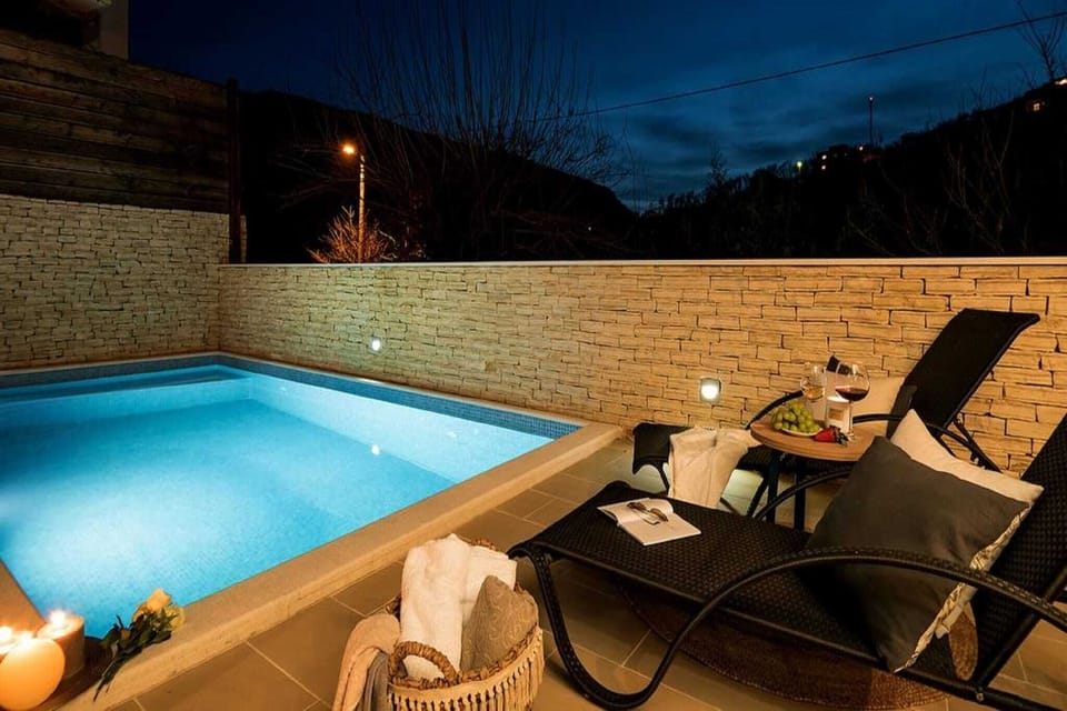 Holiday Home Swimming Pool