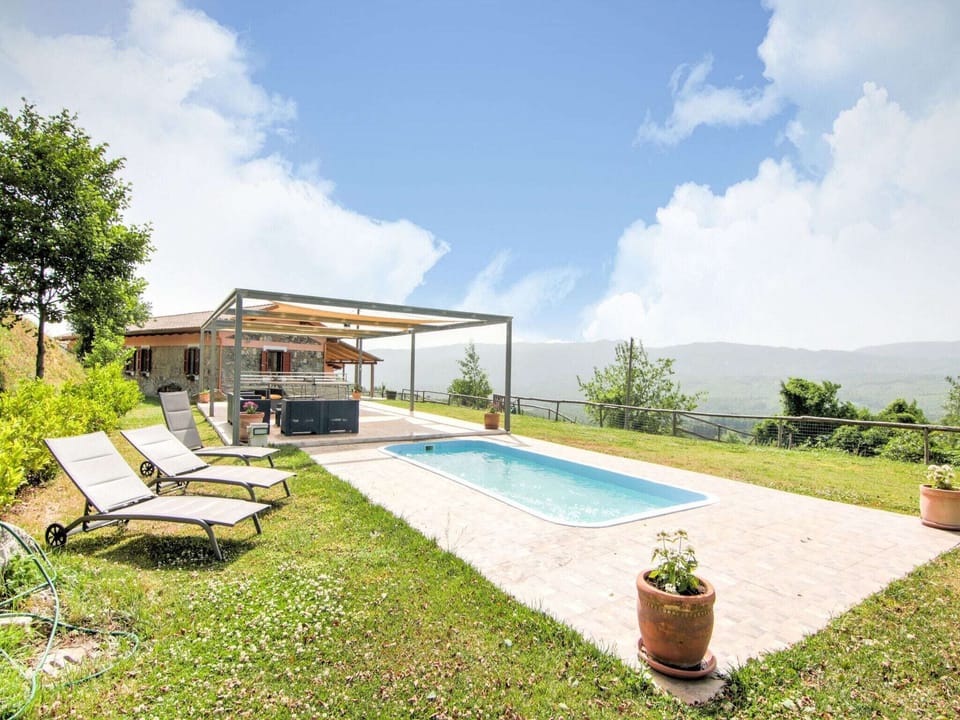 Holiday Home Swimming Pool