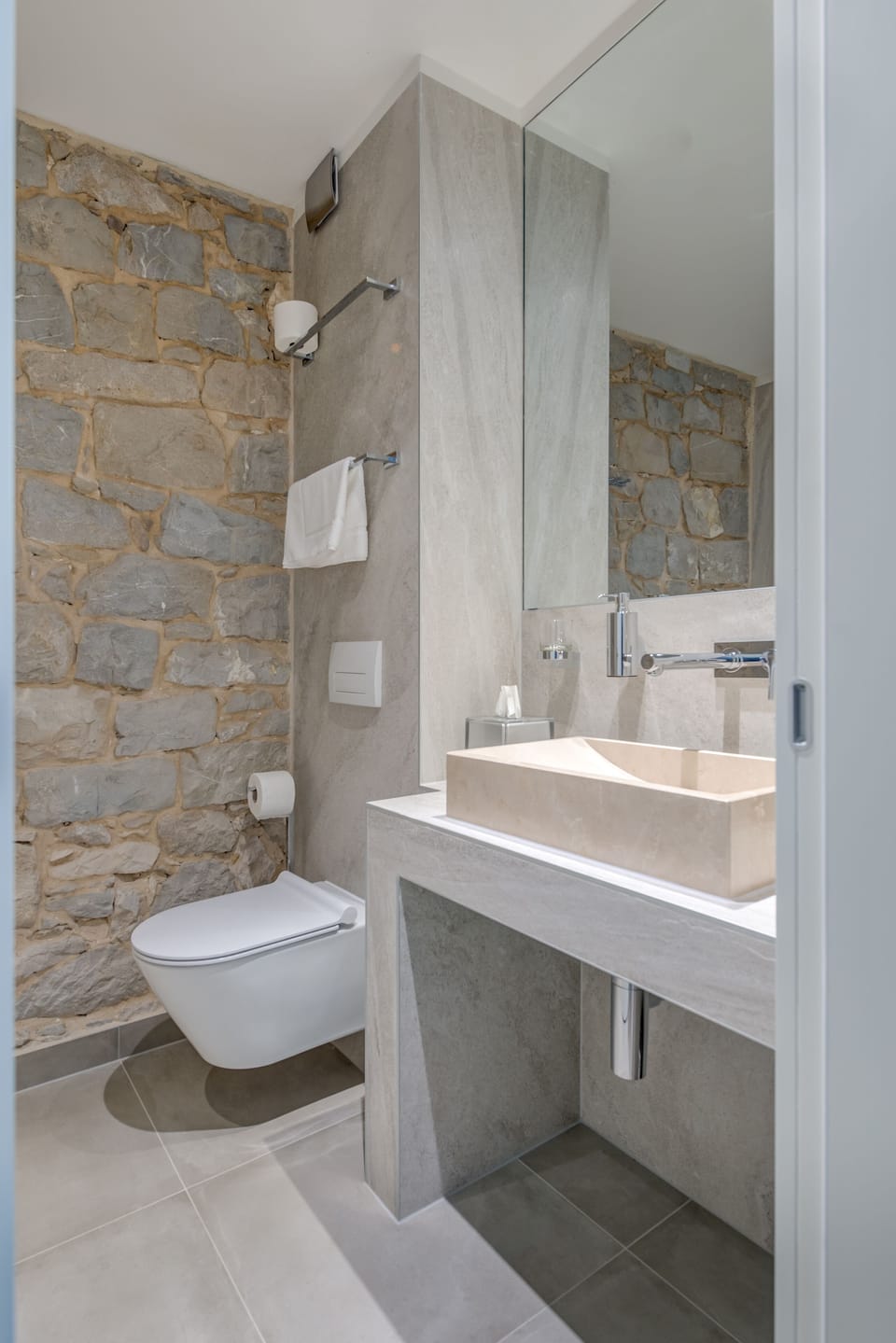 Superior Double Room | Bathroom | Shower, eco-friendly toiletries, hair dryer, towels