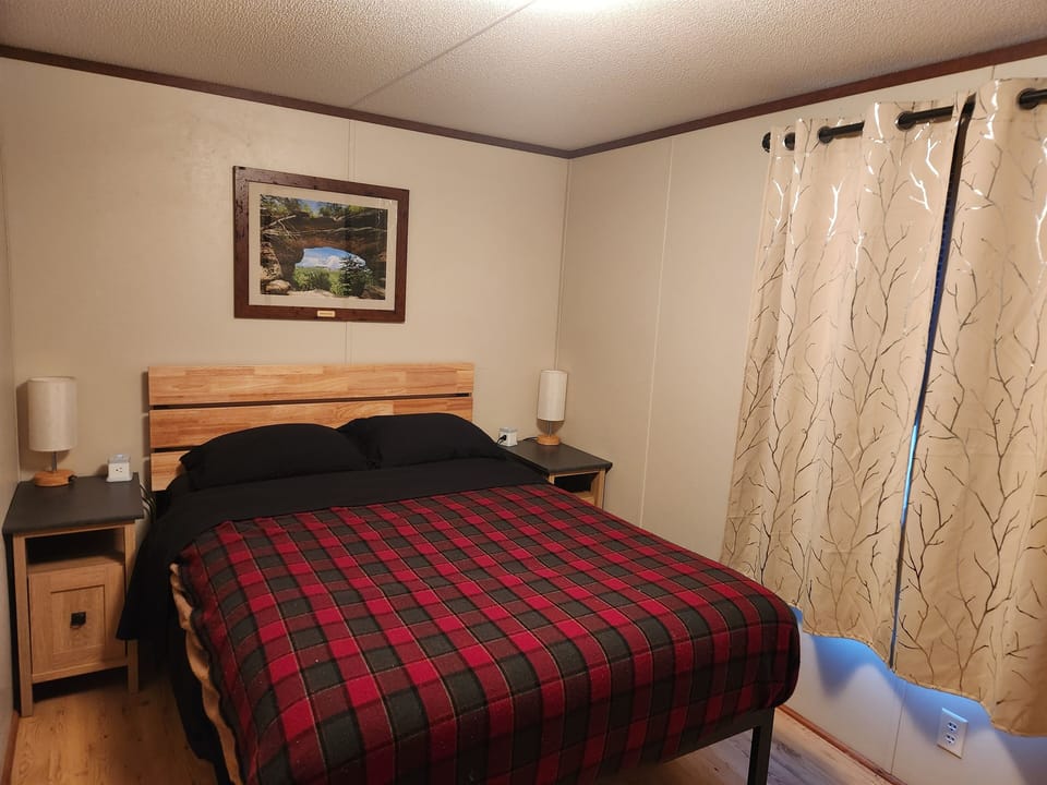 2nd Bedroom - Full Bed