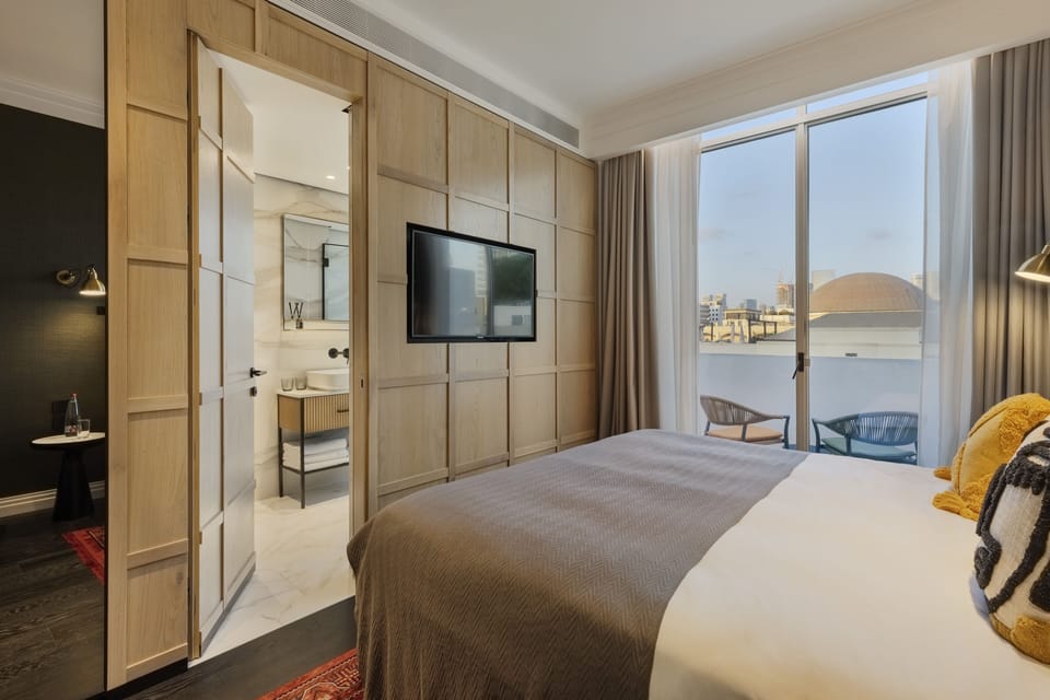 Minibar, in-room safe, free WiFi, bed sheets