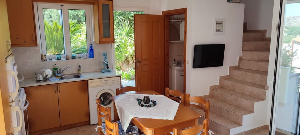 Comfort House, 2 Bedrooms, Sea View, Beachside | Private kitchen | Oven, stovetop, coffee/tea maker, electric kettle
