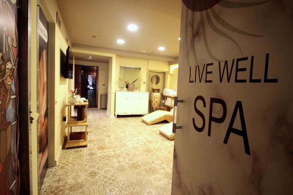 Couples treatment rooms, sauna, Turkish bath, aromatherapy