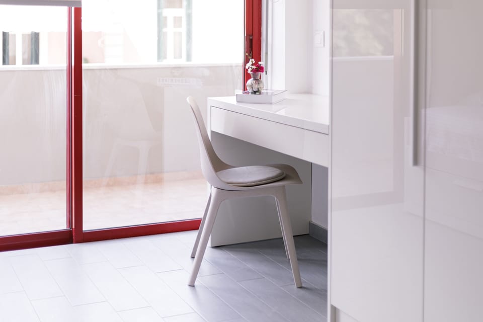 Luxury Apartment, 2 Bedrooms | Iron/ironing board, free cribs/infant beds, free WiFi, bed sheets